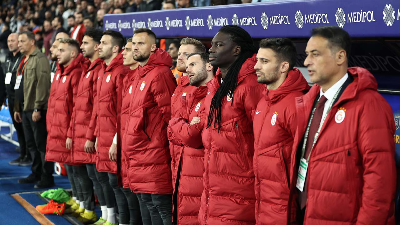 Galatasaray'da transfer harekatı! 5 isim yolcu, 3 sürpriz isim geliyor!