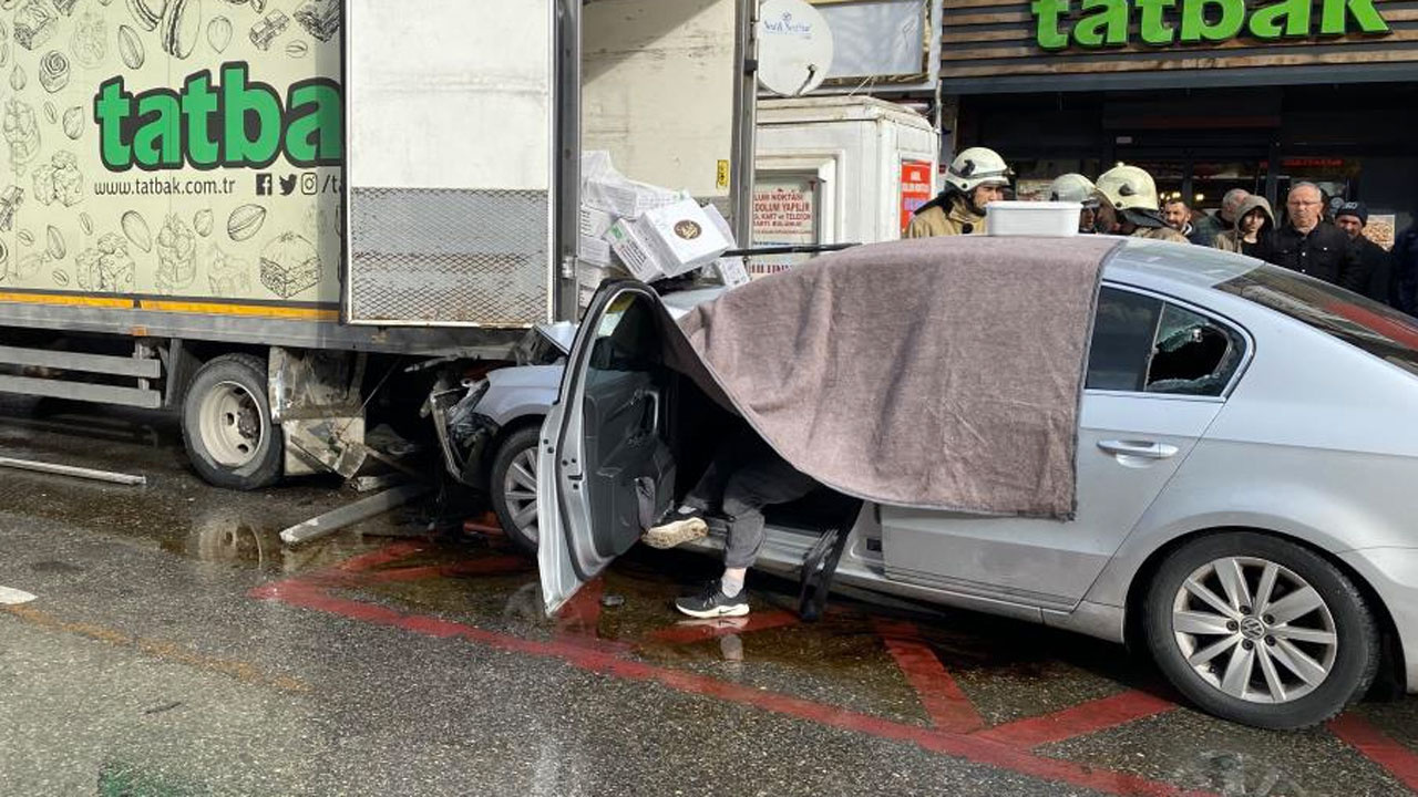 Ümraniye'de kalp krizi geçiren sürücü kaza yaptı işçiler saniyelerle kurtuldu