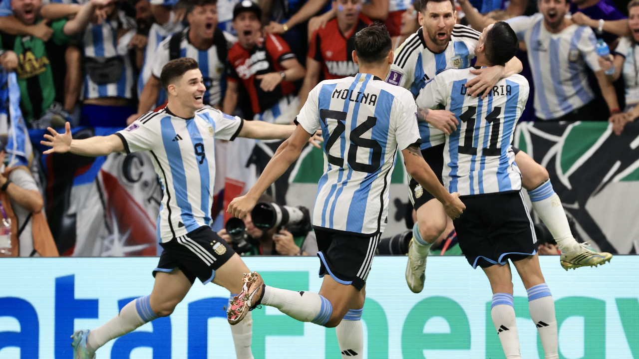 Arjantin, Meksika'yı Messi ve Fernandez'in golleriyle mağlup etti