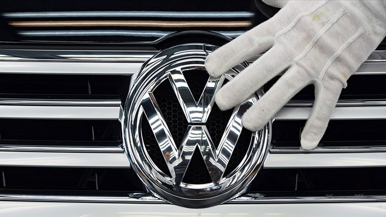 Kovid-19 vakaları patladı! Otomotiv devi Volkswagen üretime ara verdi