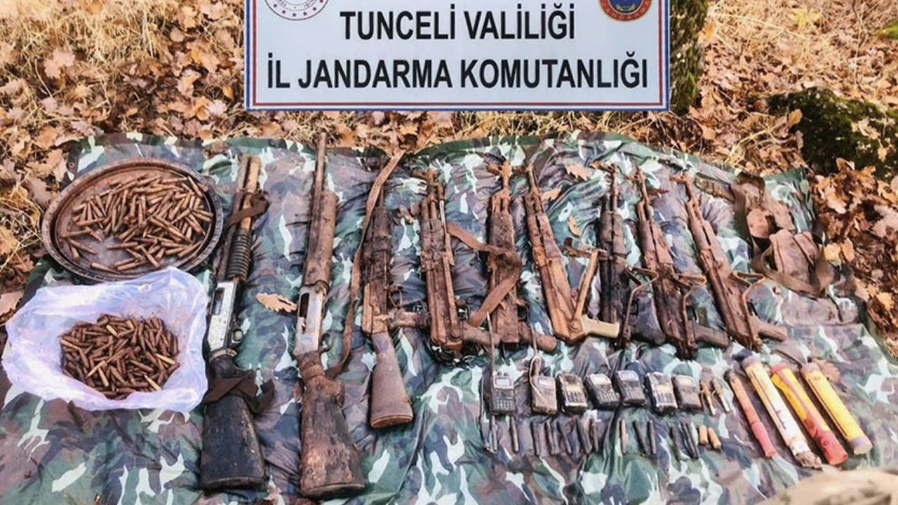 Tunceli'de teröristlere ait sığınak imha edildi! İçinden çıkanlara bakın