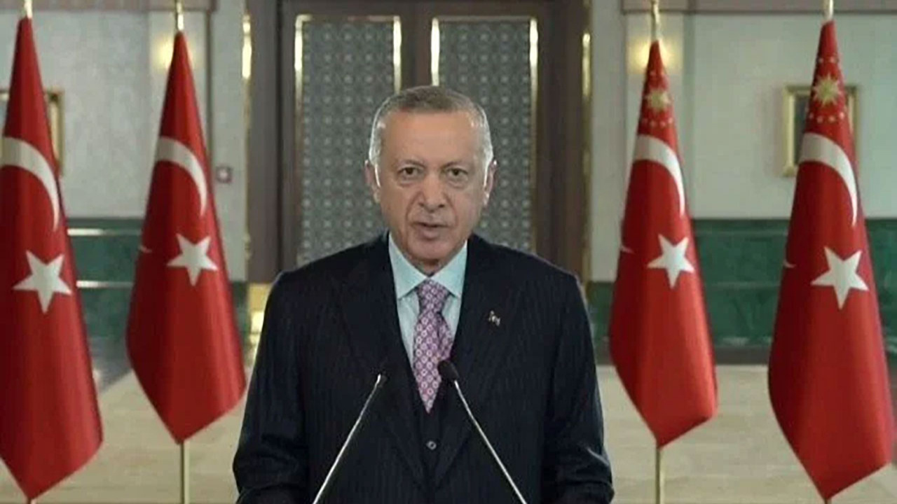 Cumhurbaşkanı Erdoğan: Tarihi İpek Yolu'nu yeniden ihya edeceğiz