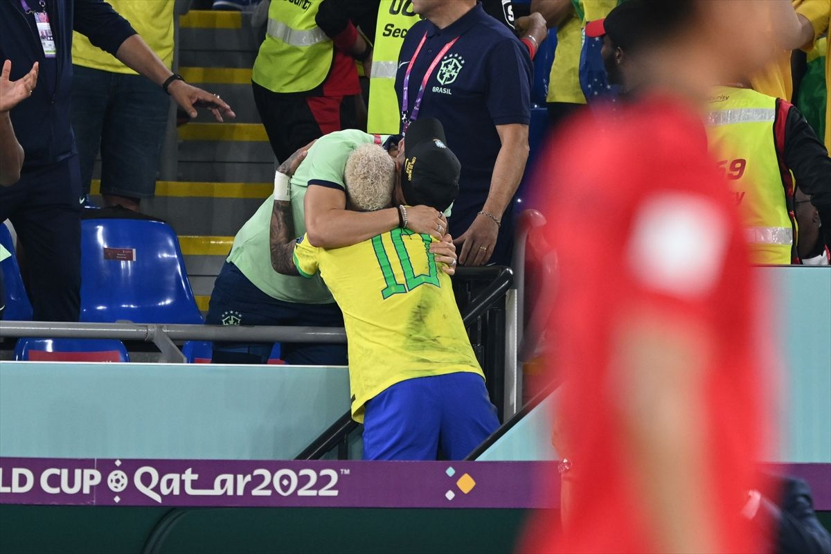 Brezilya Güney Kore maçına damga vuran an! Neymar ile dalga geçmeye kalktı, rezil oldu!