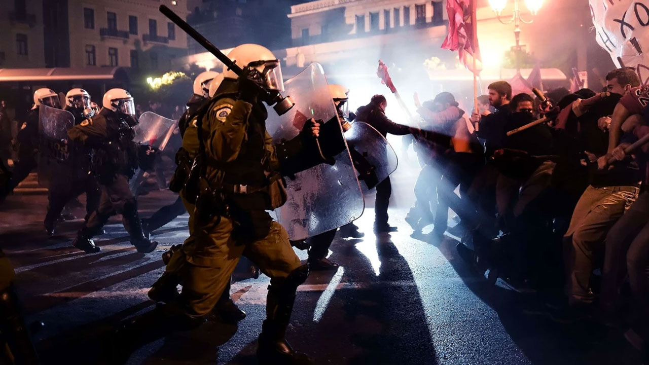 Yunanistan'ı ayağa kaldıran polisle ilgili Yunan mahkemesinden olay karar