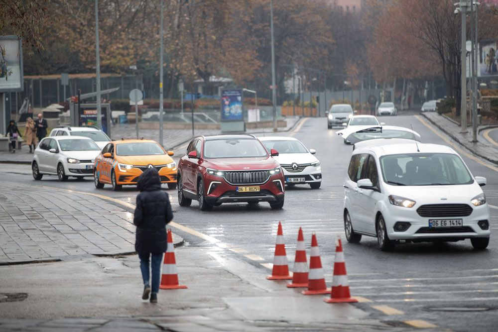 Sanayi ve Teknoloji Bakanı Varank Meclis'e Togg ile geldi: Bütün izinlerimizi aldık...