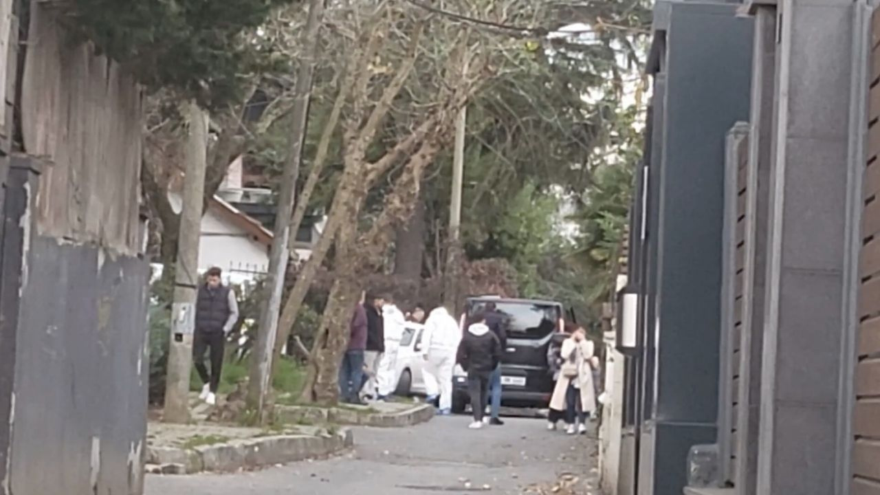 İstanbul'da sabah işe giden arkadaşları cesedi buldu! Reklam yazarı genç ölü bulundu