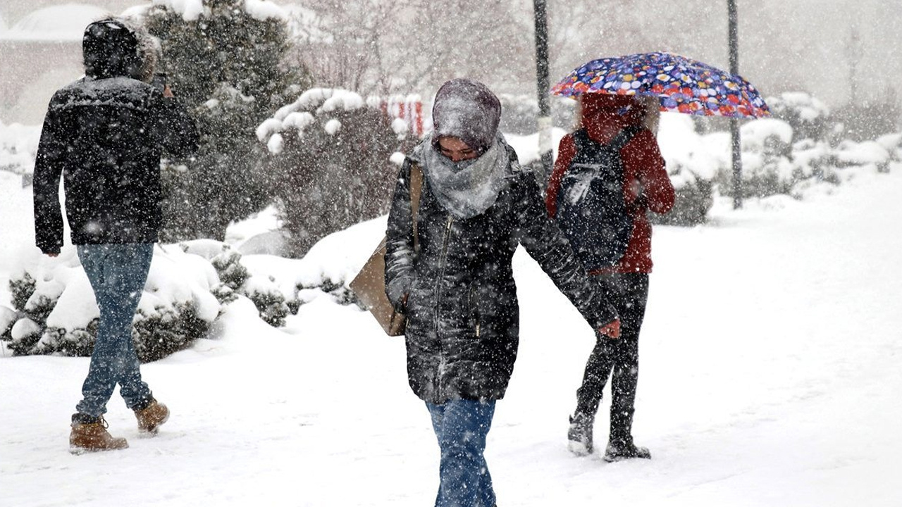 İstanbul'a kar geliyor 4-5 gün sürecek! Hazırlanın dedi hava uzmanı tarihi verdi!