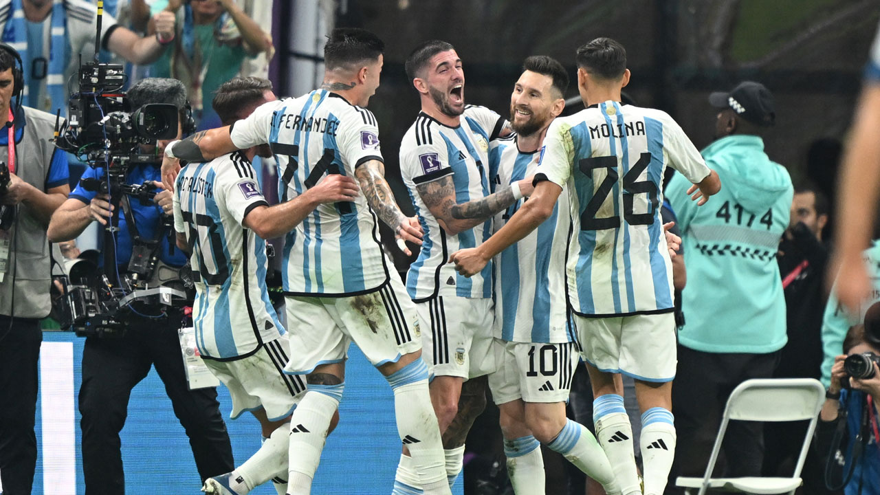 Messi rekor kırdı, Arjantin Dünya Kupası'nda finale yükseldi!
