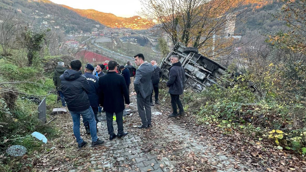 Zonguldak'ta feci kaza! 1 öğrenci öldü, 18 kişi yaralandı