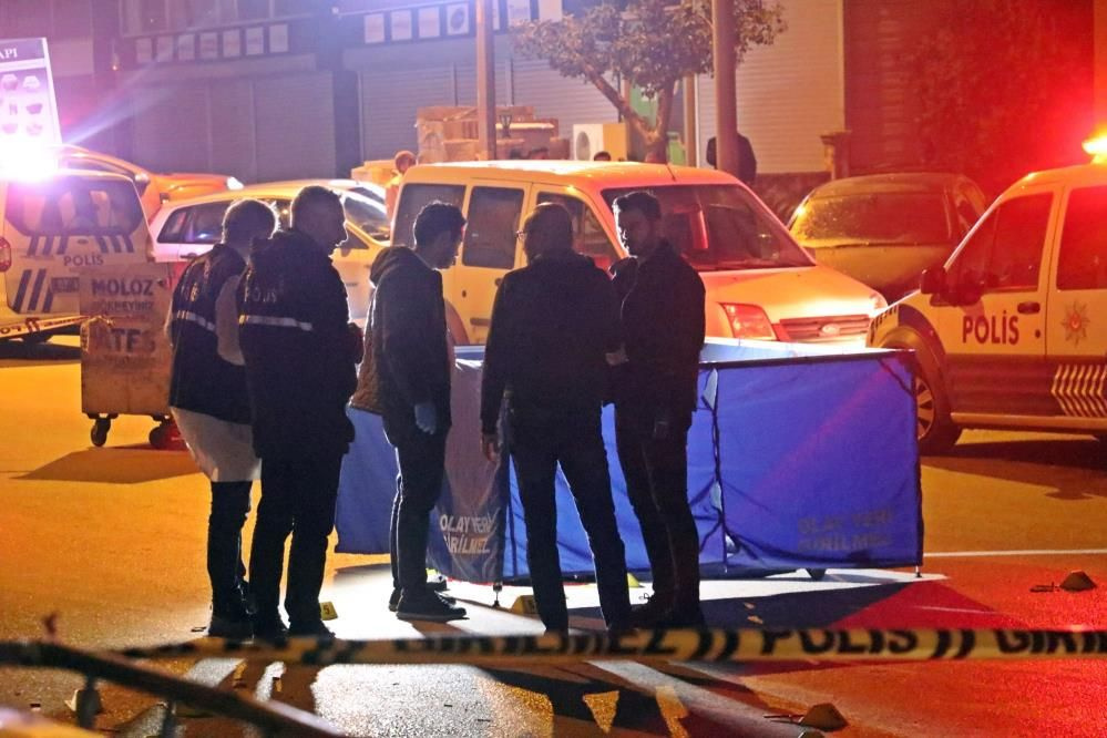 Antalya'da korkunç cinayet! Sokak ortasında yolunu kesip kurşun yağdırdı
