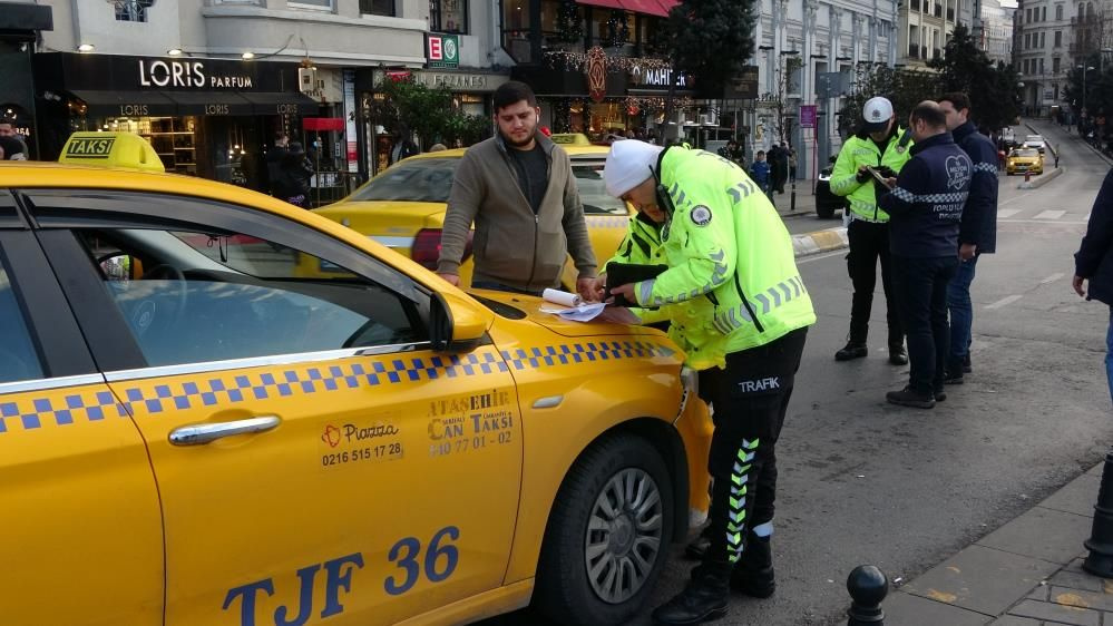 İstanbul'da taksicilere ceza yağdı! Polislere dil döktü savunması pes dedirtti!