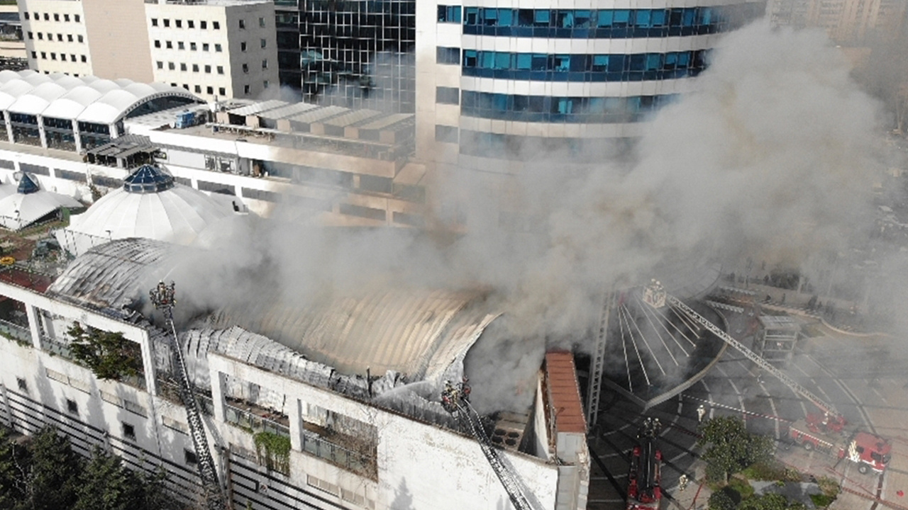İstanbul Metrocity AVM'de yangın çıktı! Gece kulübü yandı işletmeciden şok iddialar