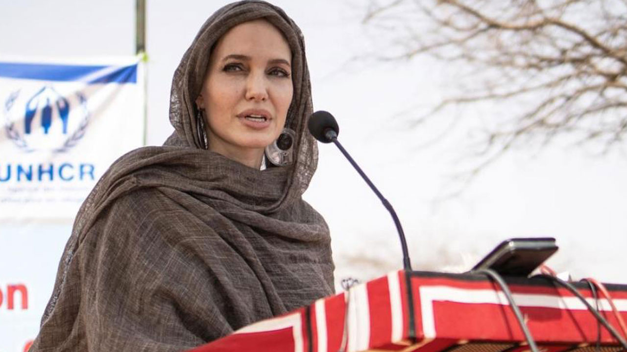 Angelina Jolie BM İyi Niyet Elçiliği görevini bırakıyor