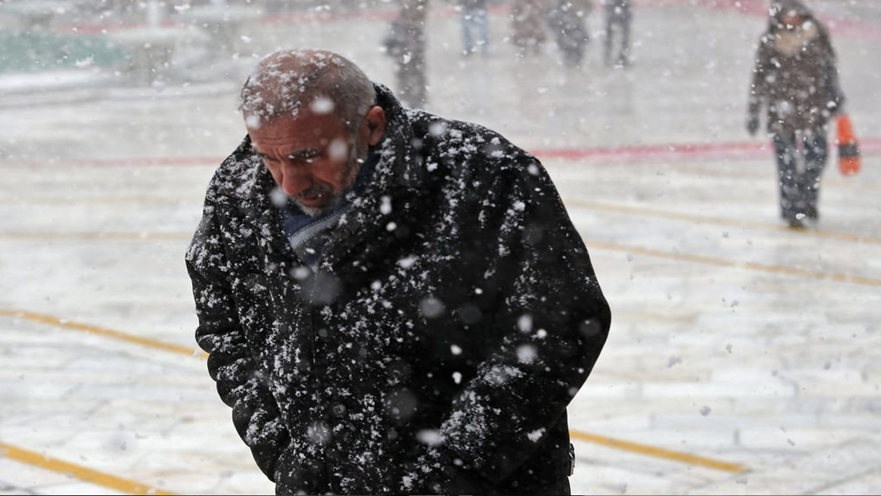 Lapa lapa kar yağacak, sıcaklık 10 derece birden düşecek İstanbul için uyarı üstüne uyarı
