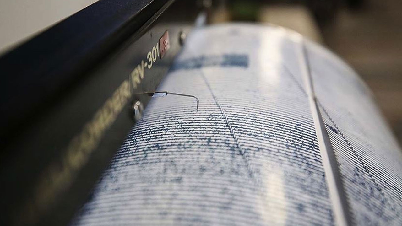 Ege yine beşik gibi salladı son deprem korkuttu! Şiddeti AFAD duyurdu