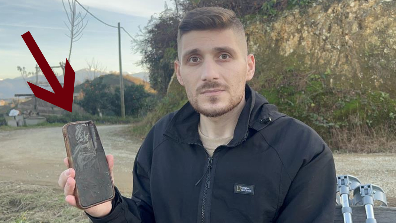 Türk askeri mucize yaşadı! Ünlü marka telefon kurtardı, mermi isabet edince bu hale geldi