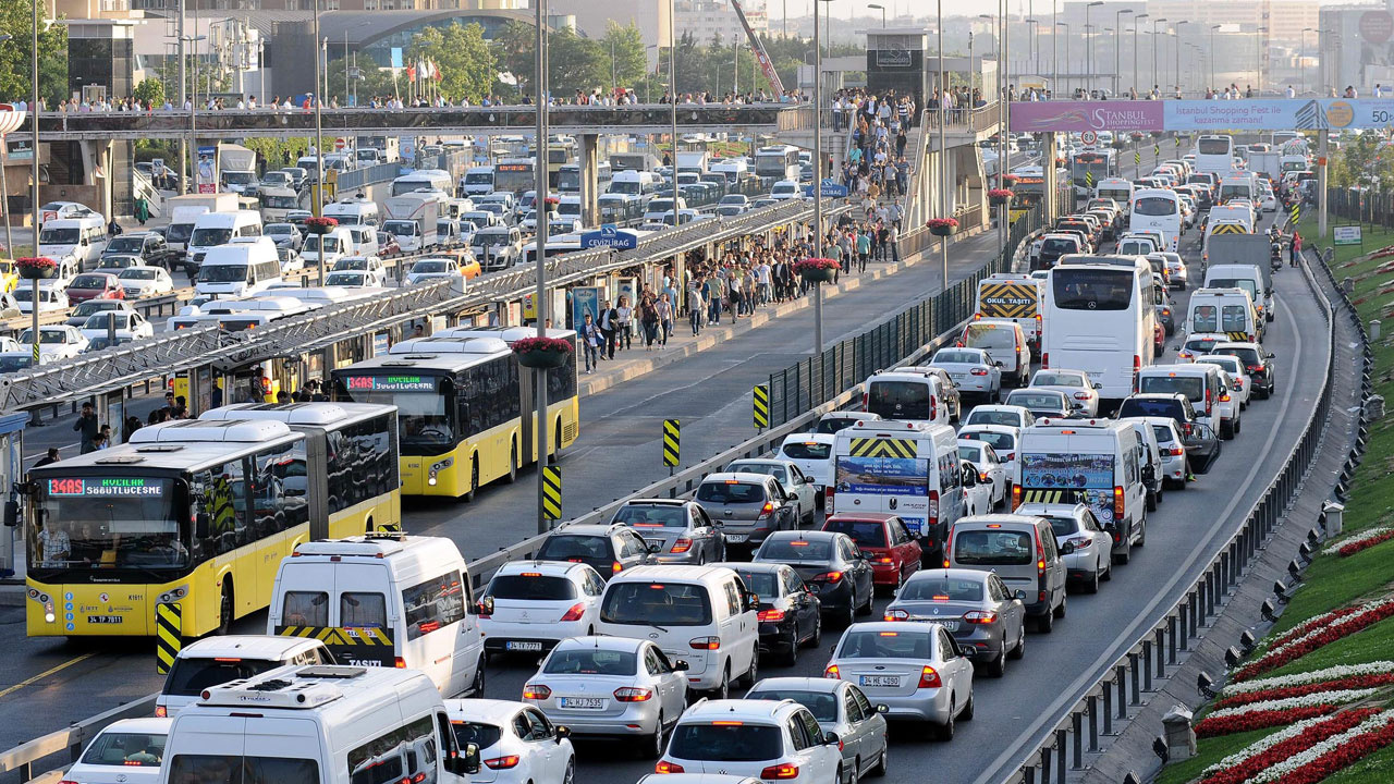 2023 yılı Motorlu Taşıtlar Vergisi kaç lira oldu? Cumhurbaşkanı Erdoğan'dan MTV'de yüzde 50 indirim imzası