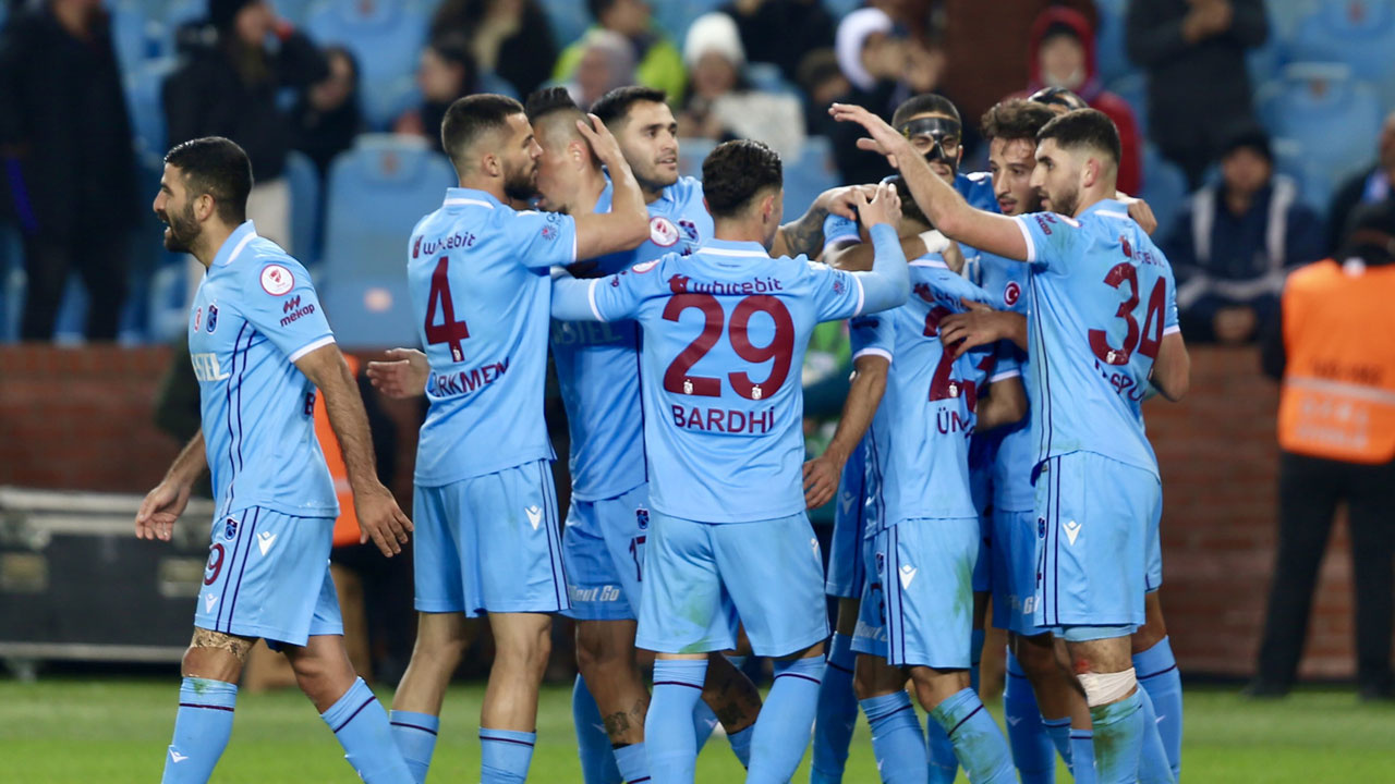 Karadeniz derbisini kazanan Trabzonpor! Son 16 biletini 3 golle kaptı!