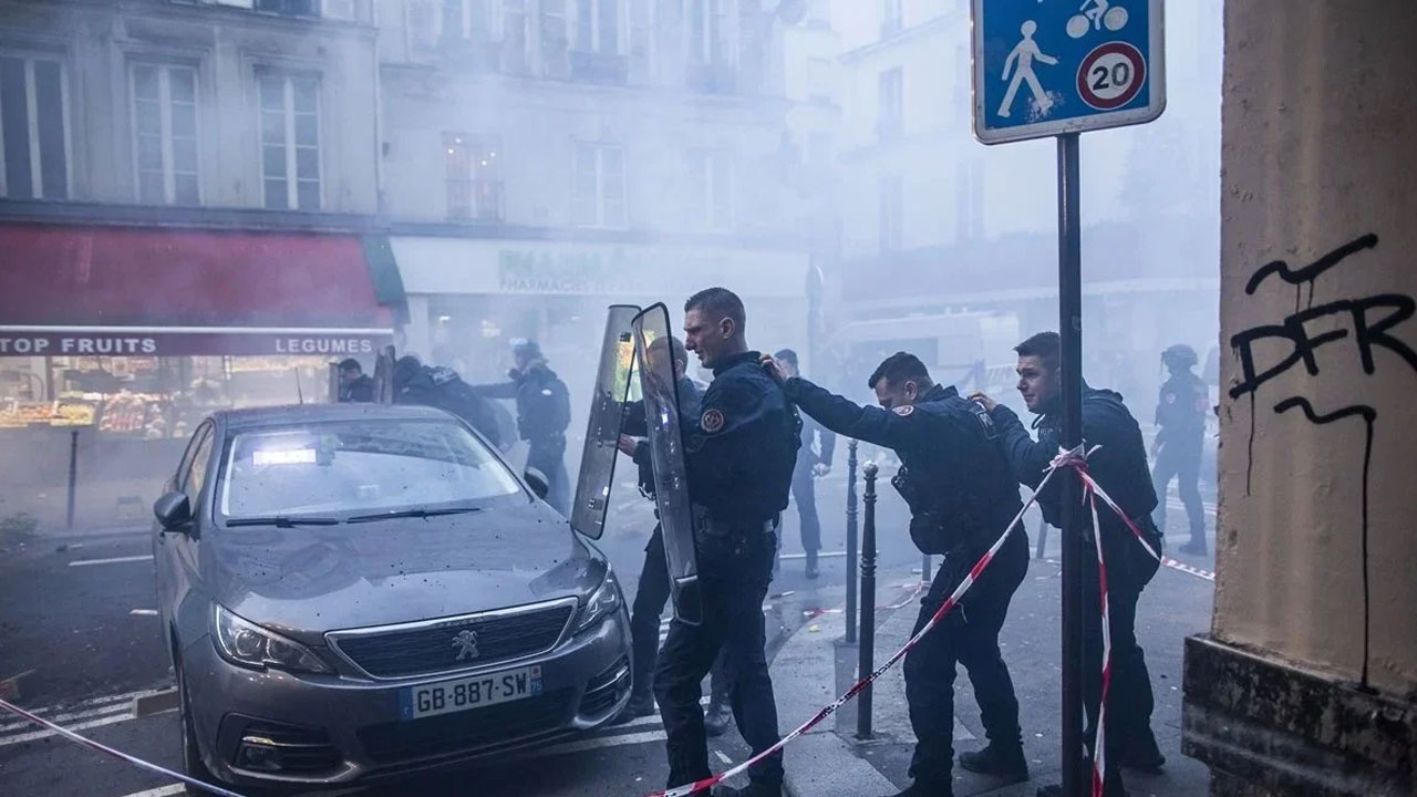 Paris'te PKK saldırıları: 31 polis yaralandı