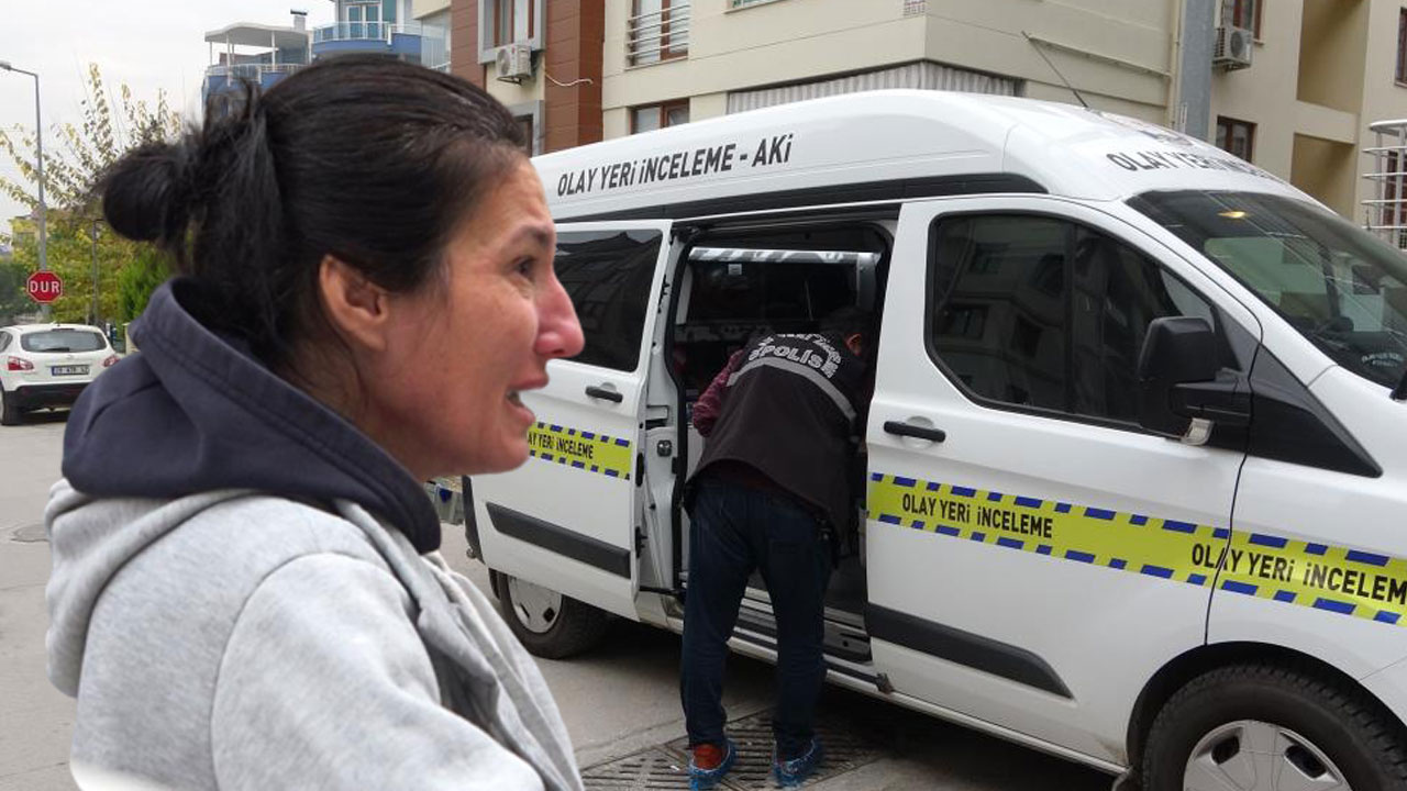 Üvey babasını bıçaklayıp kendini ihbar etti! Anne gözyaşlarına boğuldu