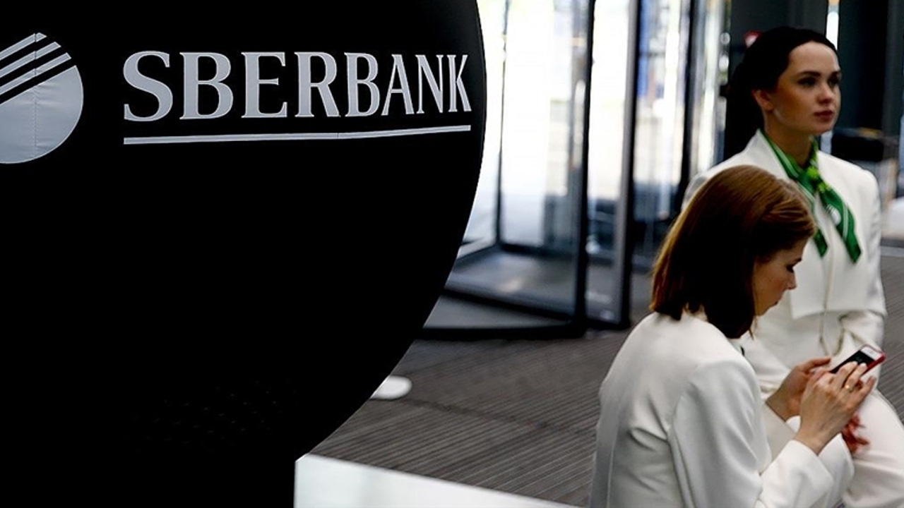 Rusya’nın en büyük bankası Sberbank’tan flaş karar! Kapatıyor