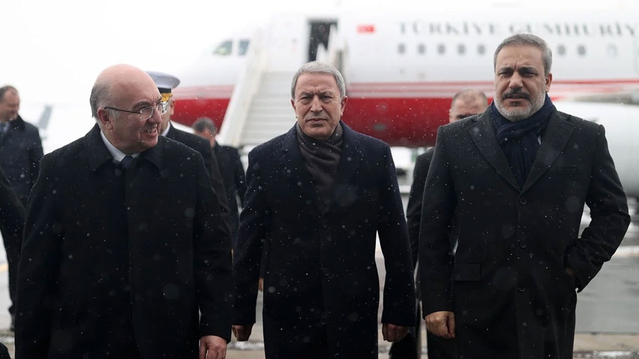Türkiye ve Suriye arasında resmi ilk temas! Bakan Akar ve MİT Başkanı Fidan Rusya'da