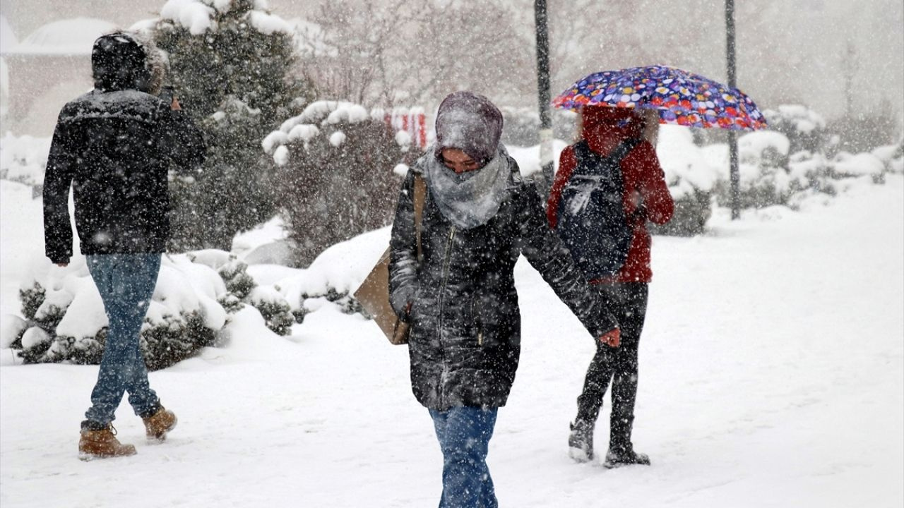 Yılbaşında kar yağacak mı? Türkiye için 'farklı' bir durum var Meteoroloji uzmanı söyledi