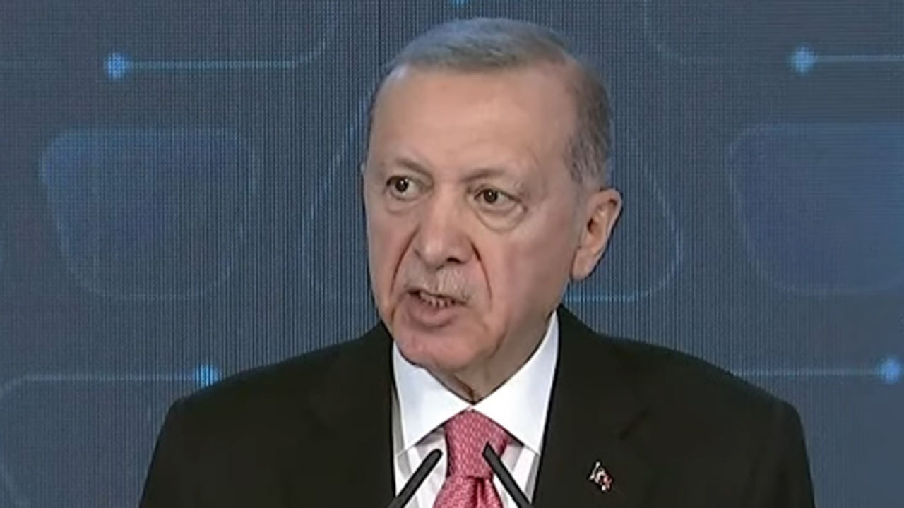 Cumhurbaşkanı Erdoğan: Seçim tarihini öne çekebiliriz