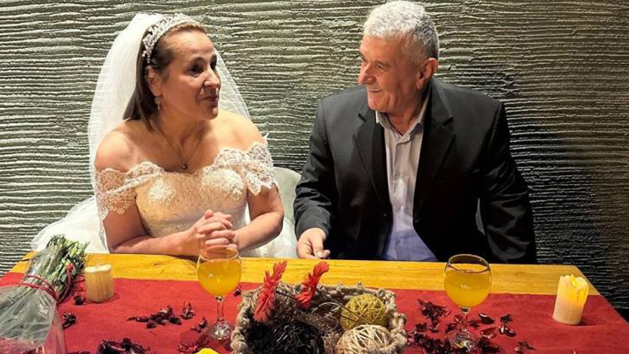 Rize'de 5 torun sahibi çift herkesi şaşırttı! 40. evlilik yıl dönümlerinde tekrardan düğün yaptılar