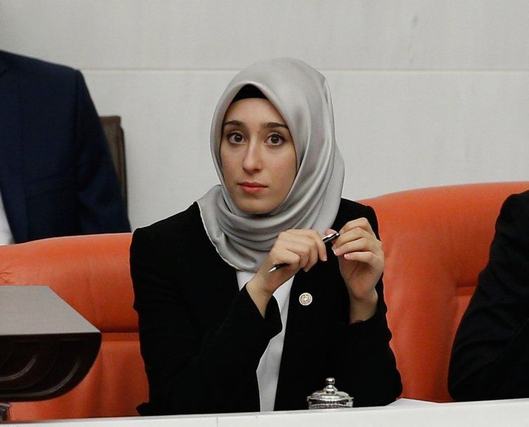 AK Parti Milletvekili Rümeysa Kadak'a sapık dadandı! En genç vekil 'korkuyorum' dedi