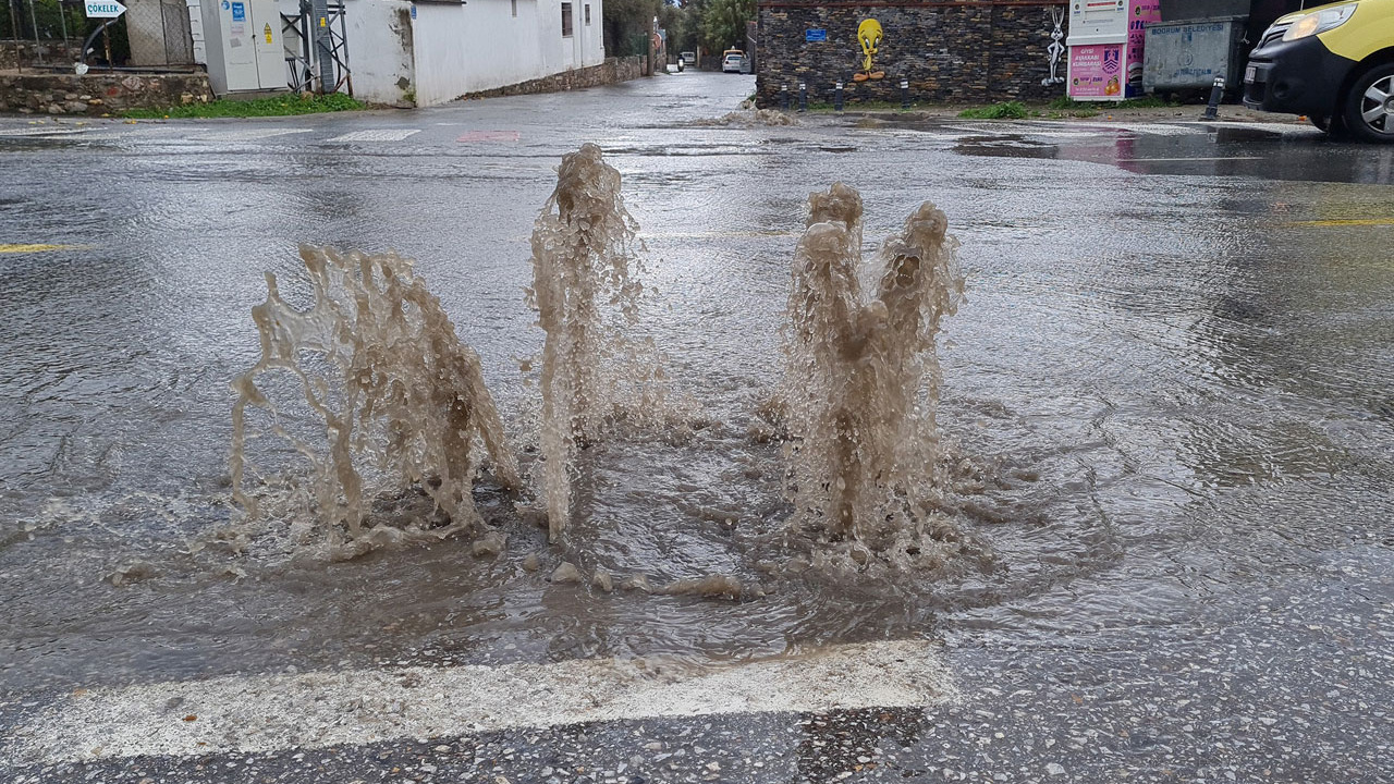 Bodrum'da durum fena! Şu hale bakın metrekareye 35 kilogram yağış düştü