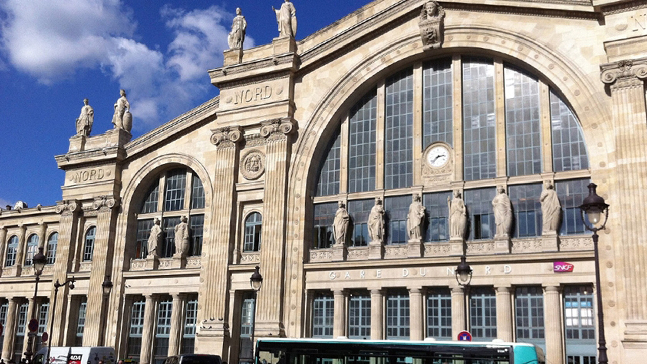 Paris'te tren istasyonunda bıçaklı saldırı: Çok sayıda yaralı var