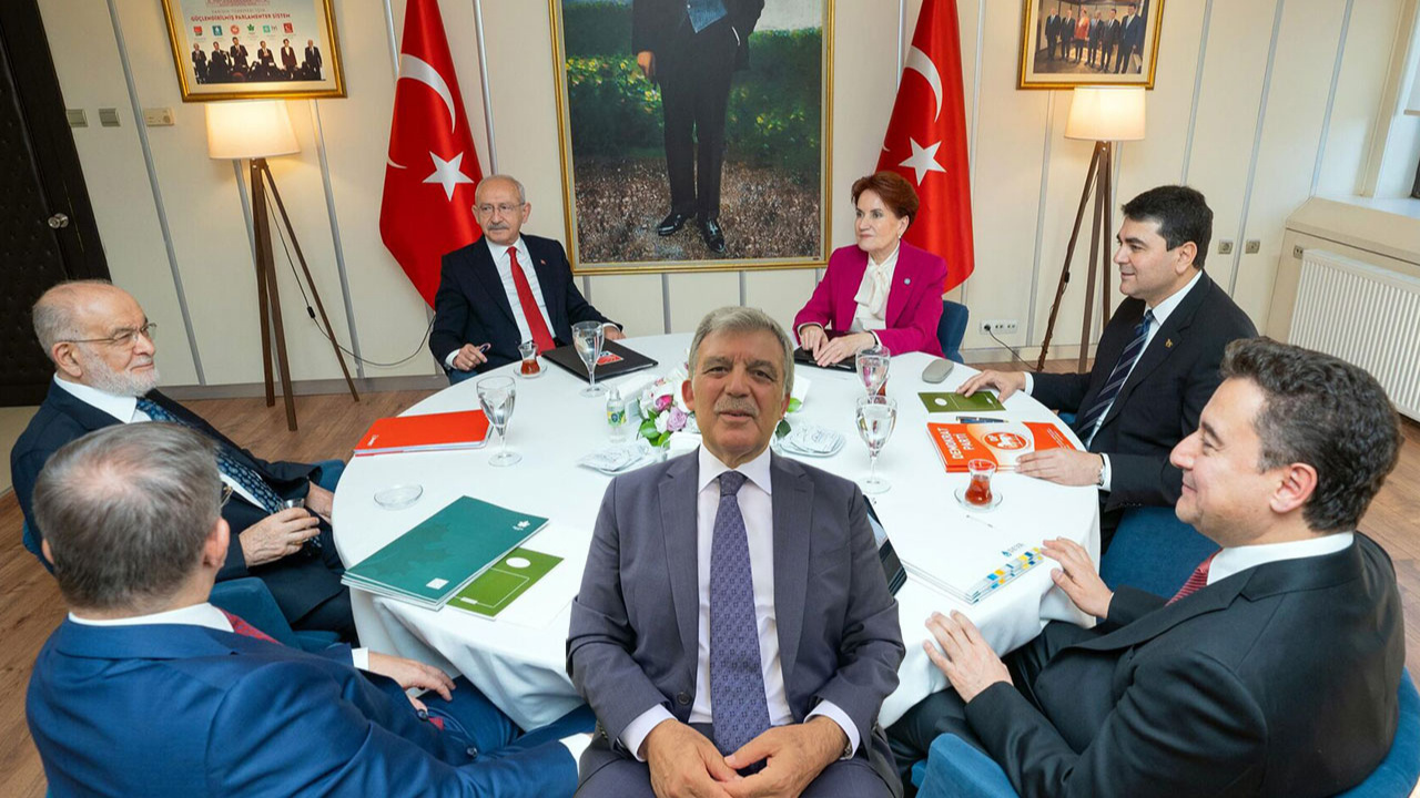 Altılı Masa'da Abdullah Gül krizi! Halk TV manşet yaptı! Meral Akşener ile Abdullah Gül...