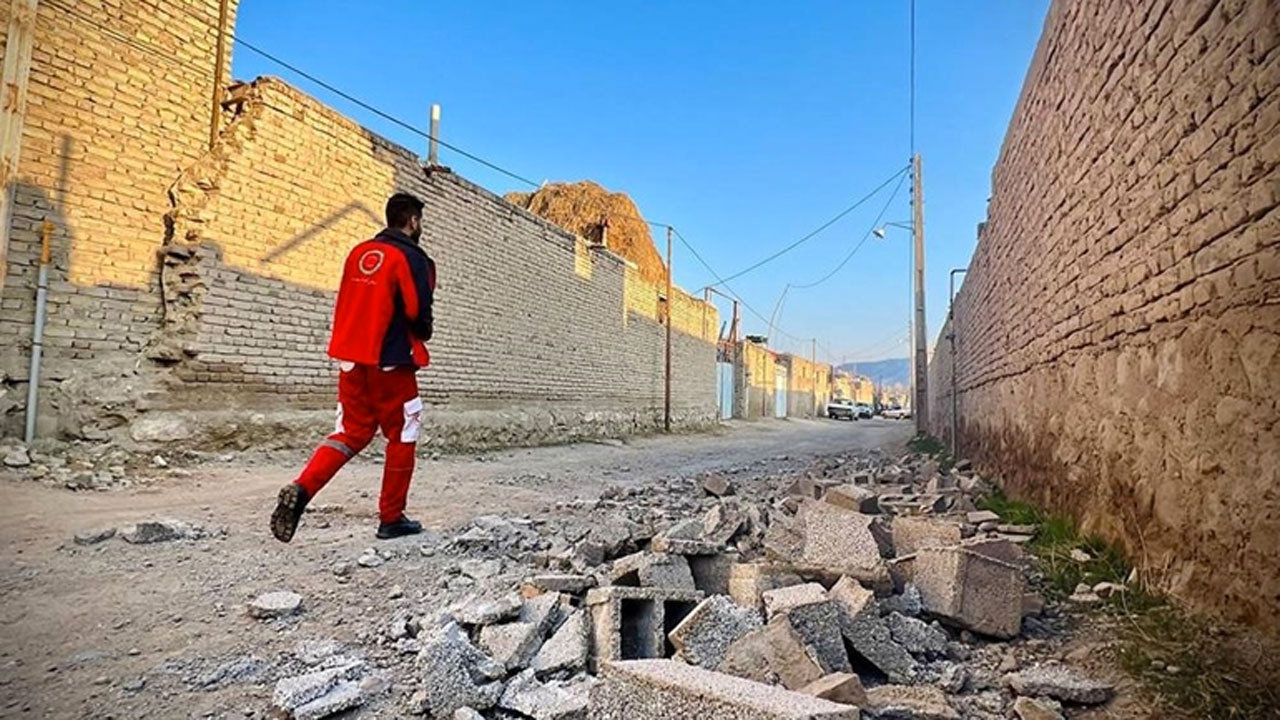 Türkiye-İran sınırında deprem oldu Van ve Yüksekova'da hissedildi