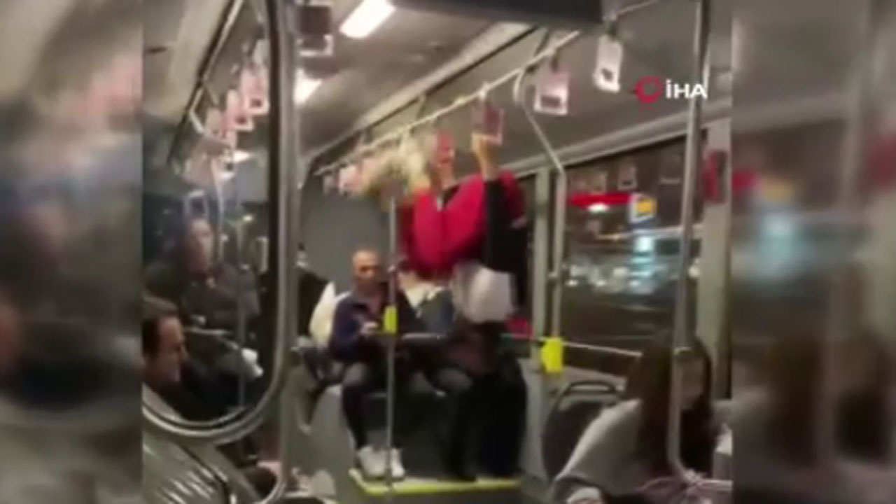 Metrobüste yolcular aşkına döndü direklere tutunarak...