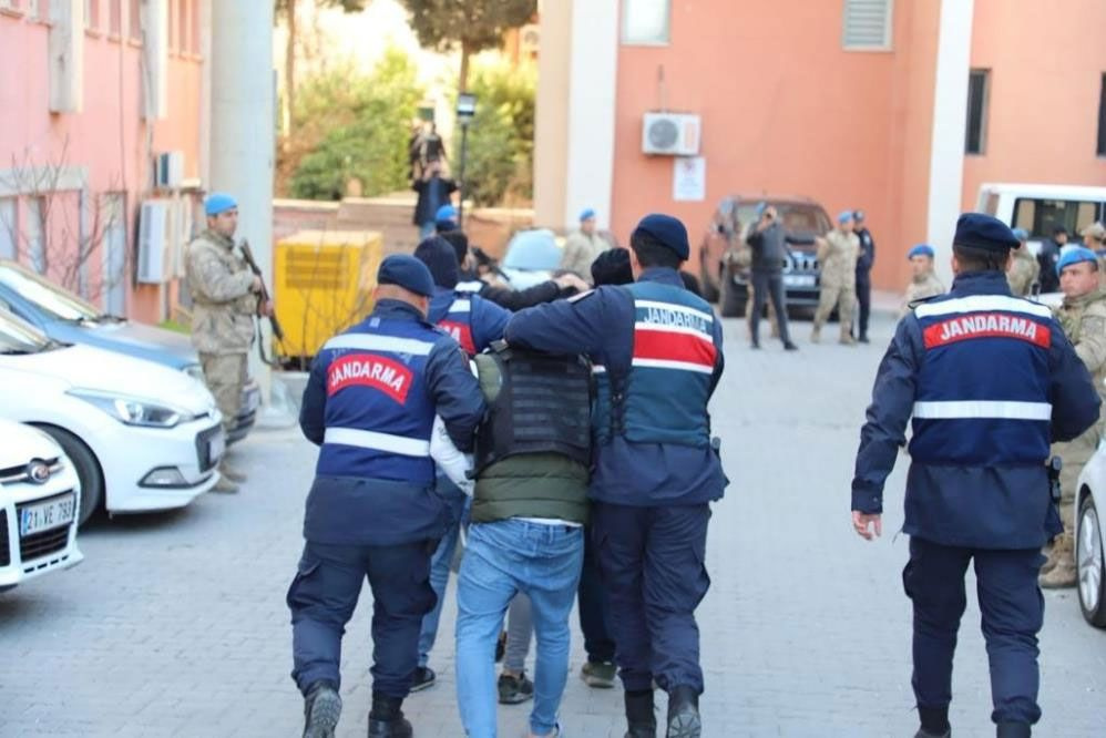 Mardin'de lüks cipte 5 kişilik aileyi katlettiler! İfadelerini duyan şoke oldu: Önce şoföre sıktı...