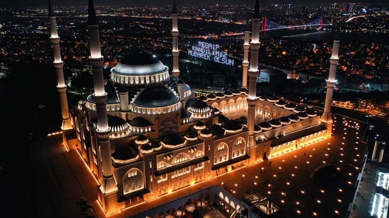 Regaip Kandili, İstanbul'daki camilerde idrak edildi