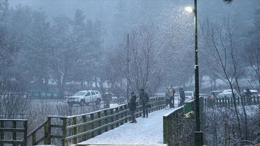 İstanbul'da kar başladı çok daha fena geliyor! İzlanda soğuklarına hazır olun kar kalınlığı 100 santimetre olacak