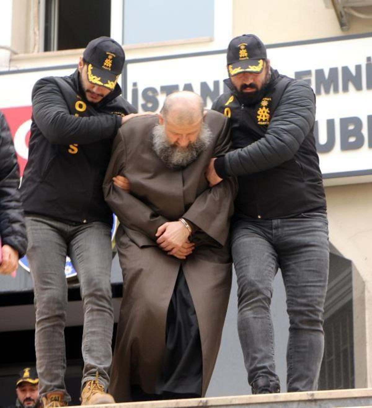6 yaşında evlendirilen kız davası! Hiranur Vakfı kurucusu Yusuf Ziya Gümüşel'e 22 yıl hapis cezası...