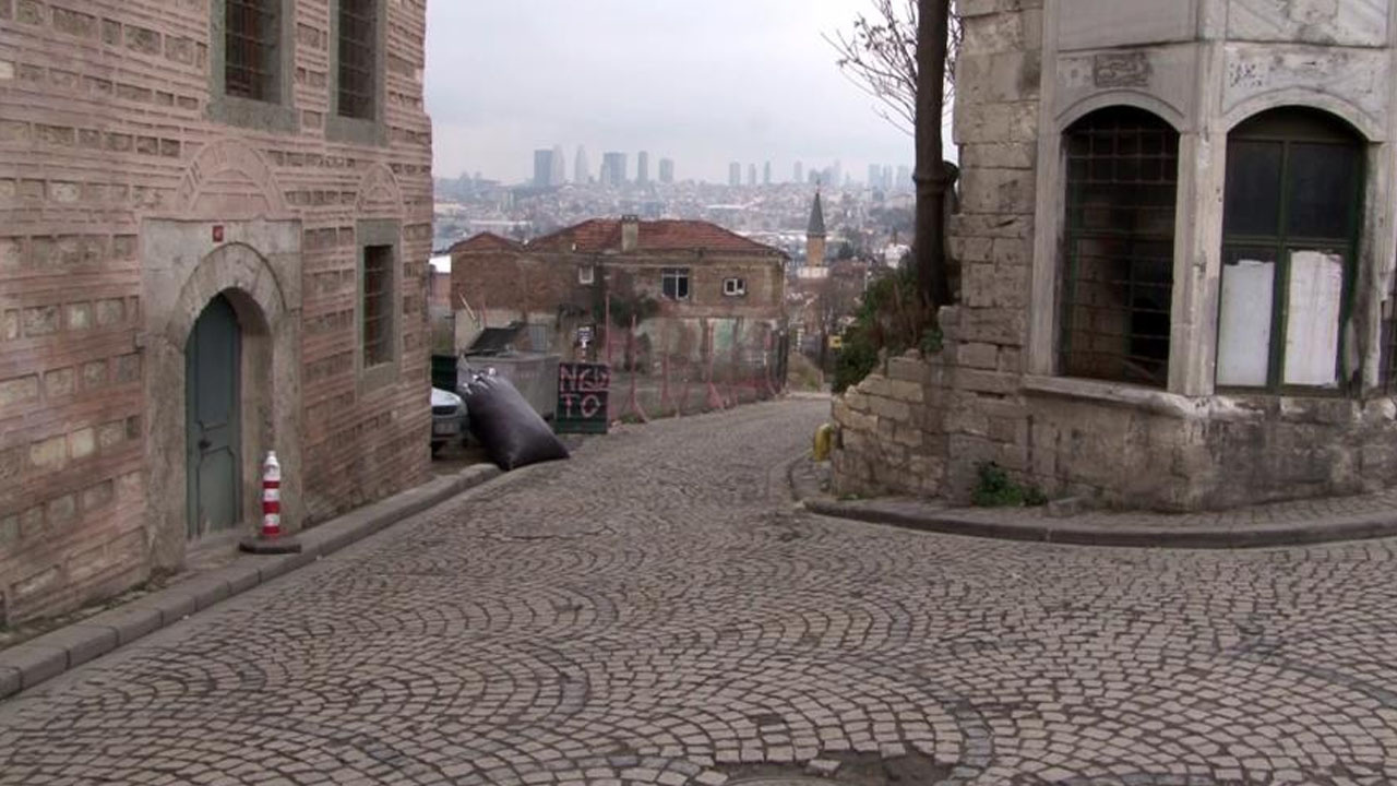 Film sahnesi değil İstanbul'da yaşandı! Uzun namlulu silahlarla 1 milyonluk vurgun