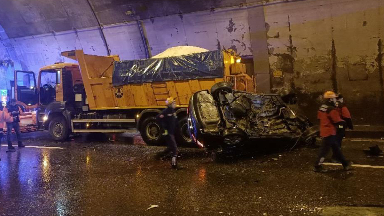 Bolu Dağı Tüneli’nde zincirleme kaza: Ölü ve yaralılar var! İstanbul istikameti trafiğe yeniden açıldı