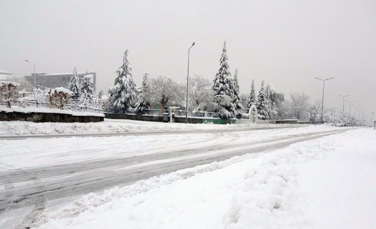 Vorteks kar fırtınası geliyor! Meteoroloji tek tek açıkladı İstanbul da listede okul tatili uzayacak mı?
