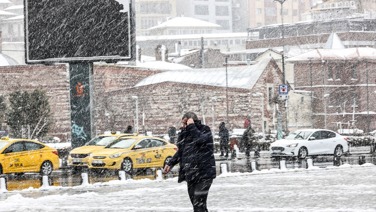 Vorteks kar fırtınası geliyor! Meteoroloji tek tek açıkladı İstanbul da listede okul tatili uzayacak mı?
