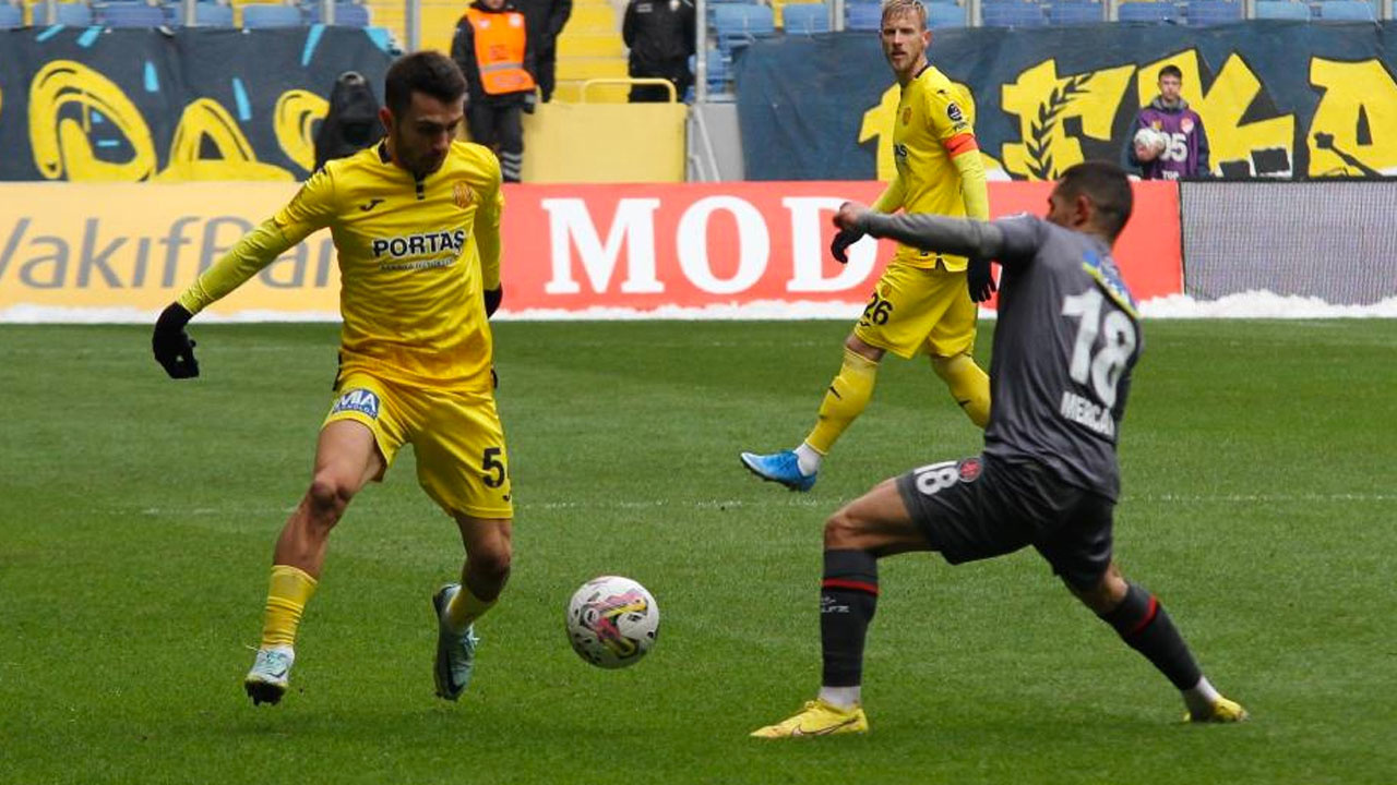 Fatih Karagümrük çıkışta Ankaragücü'nü 2 golle geçtiler