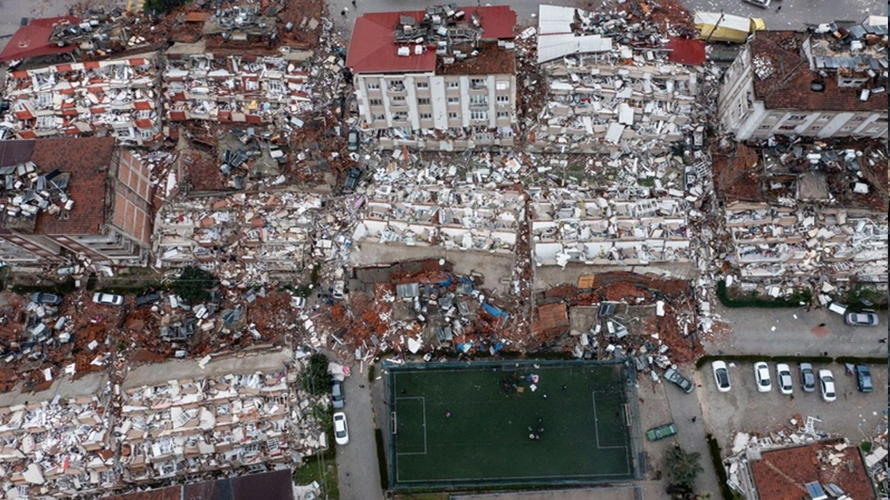 Bir mahalle böyle yerle bir oldu! İşte depremin yıktığı Hatay ve Kahramanmaraş'tan yürek yakan fotoğraflar