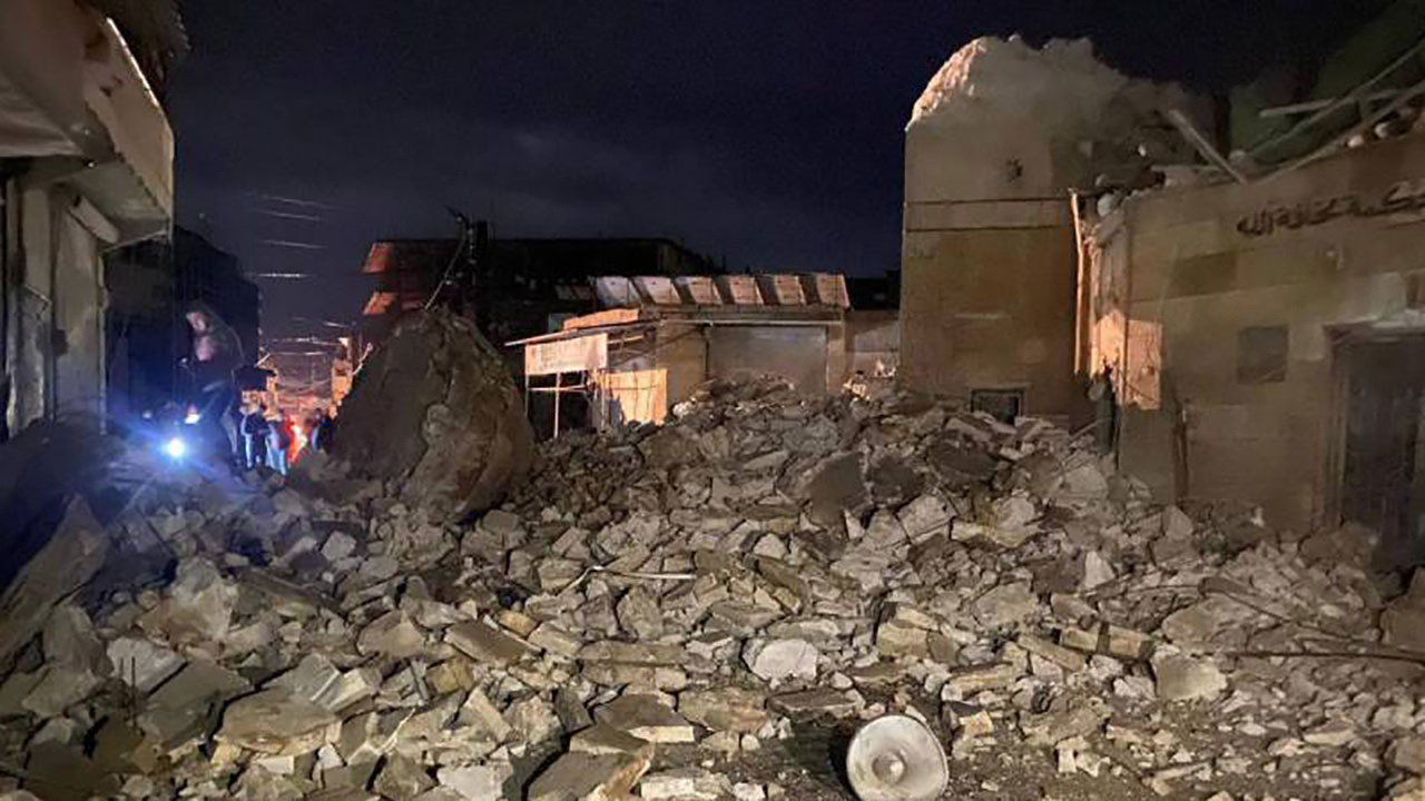 Kahramanmaraş depremi Suriye'yi de yıktı! En az 230 kişi öldü