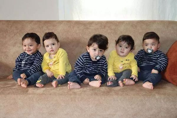 Suudi Arabistan'dan kurtarılan beşiz bebeklerden 4'ü depremde hayatını kaybetti!
