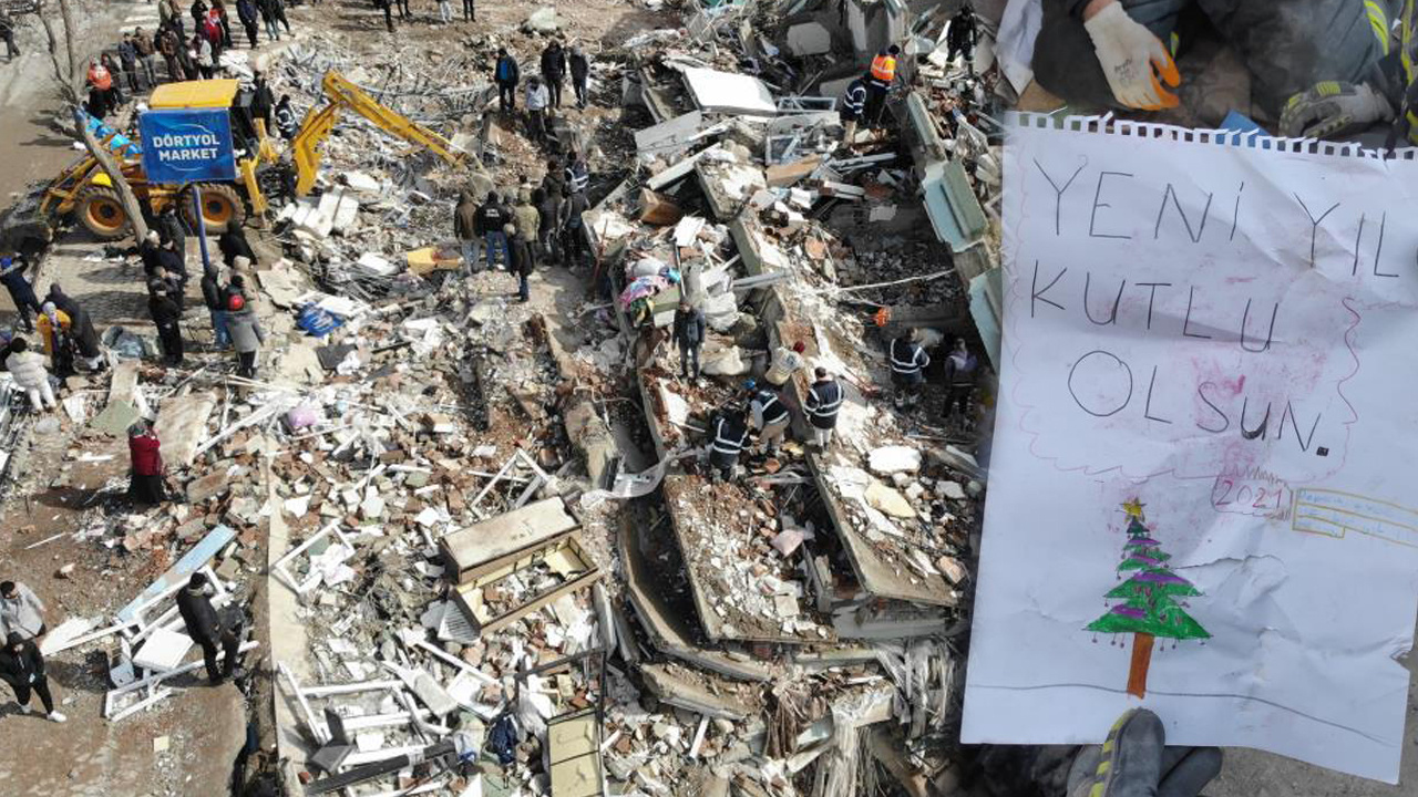 Kahramanmaraş'ta yürek burkan resim! Enkazdan çıkarıldı: "Yeni yıl kutlu olsun, depremsiz bir yıl diliyorum"