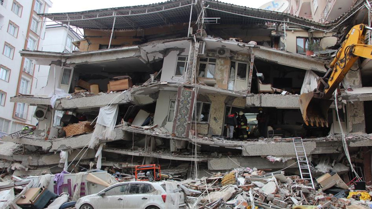 AFAD son durumu açıkladı: Türkiye'yi yasa boğan depremlerde can kaybı sayımız 12 bin 391!