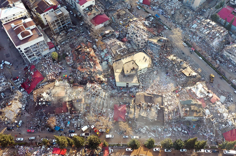 İşte Kahramanmaraş'ın merkezi! Depremin caddede verdiği yıkım böyle görüntülendi